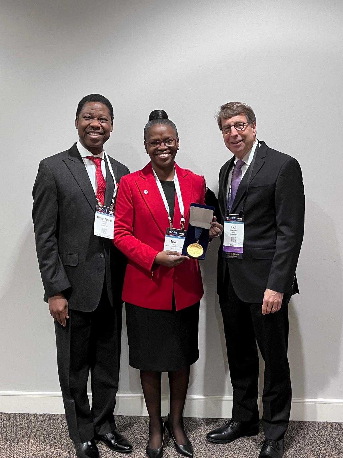 Prof. Tofade with the ASHP Donald E. Francke Medal